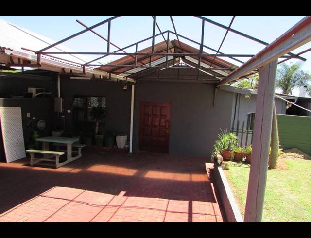 3 BEDROOM HOUSE FOR SALE IN WHITE RIVER EXT 3